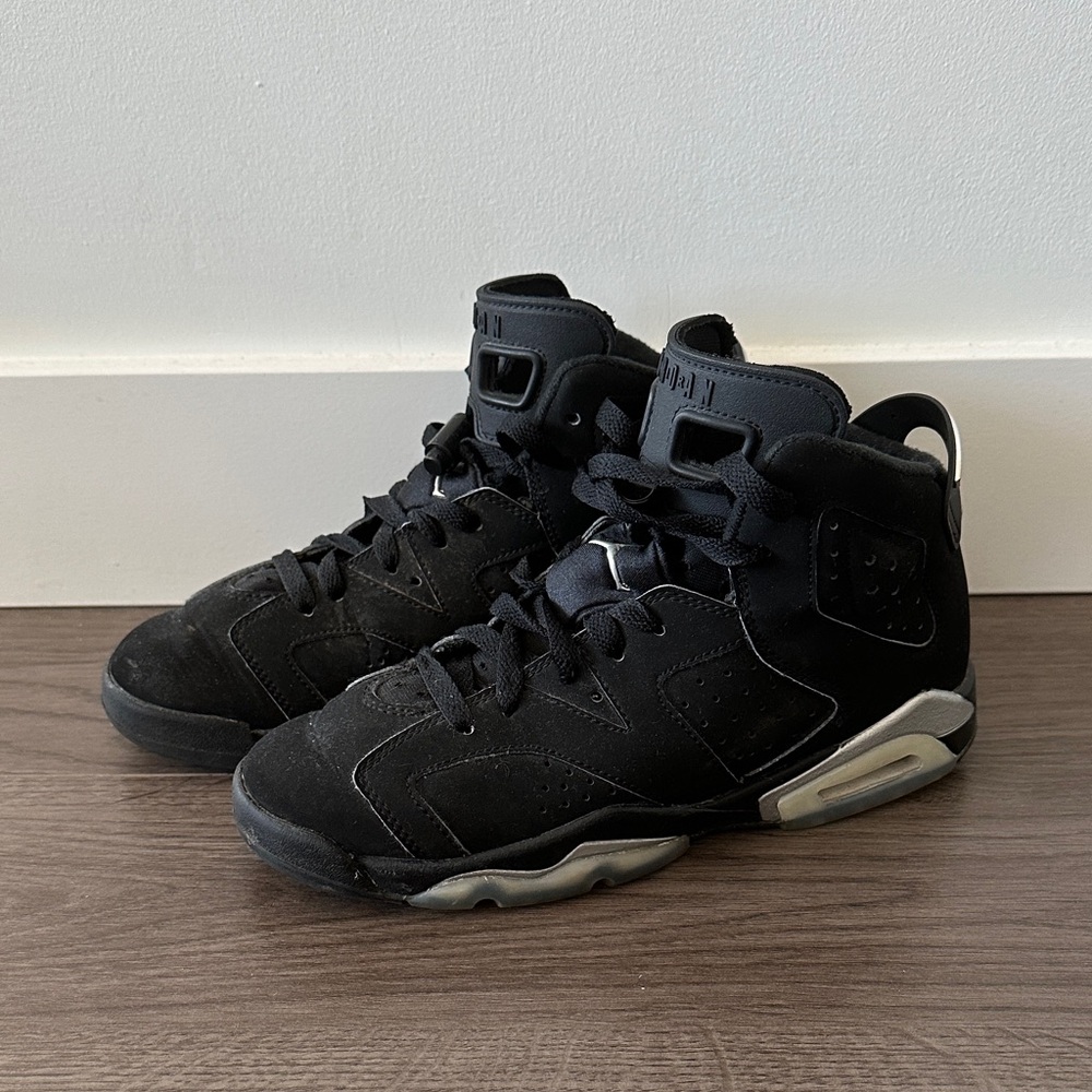 Jordan Retro Chrome Sneakers
